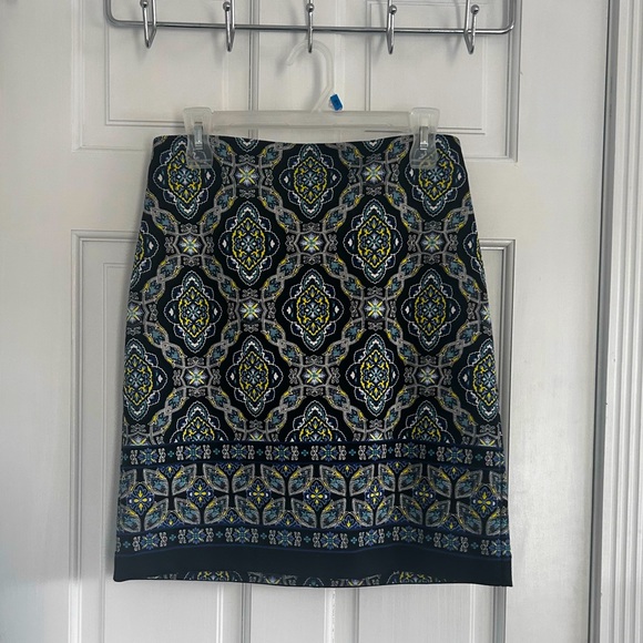 Talbots Patterned Skirt (size 6P) - Picture 1 of 3